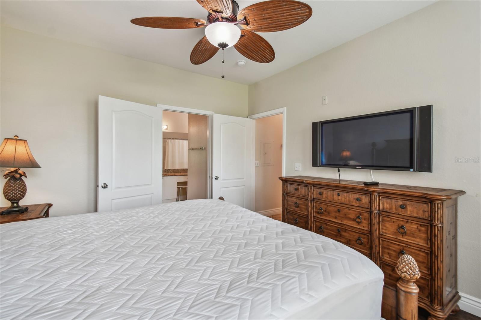 Image 21 of 64 For 2705 Via Murano 116