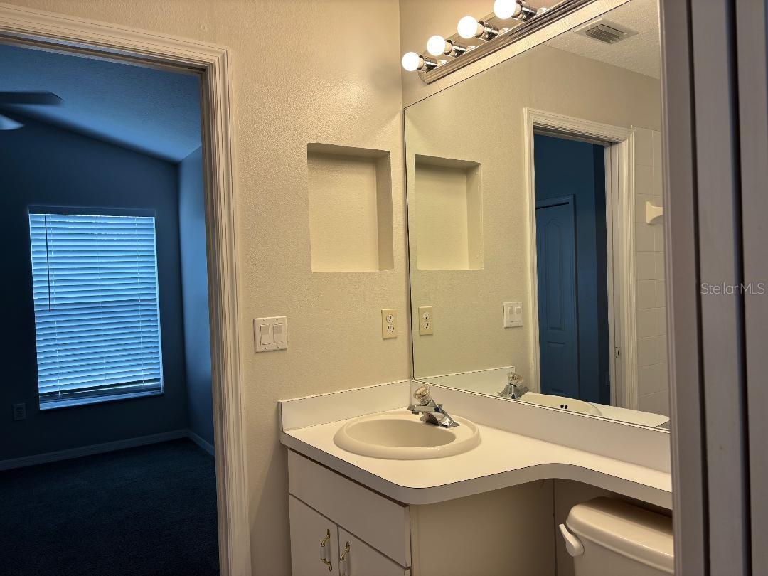 Image 28 of 54 For 1932 Grenville Court