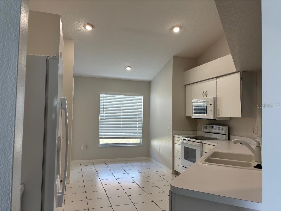 Image 29 of 54 For 1932 Grenville Court