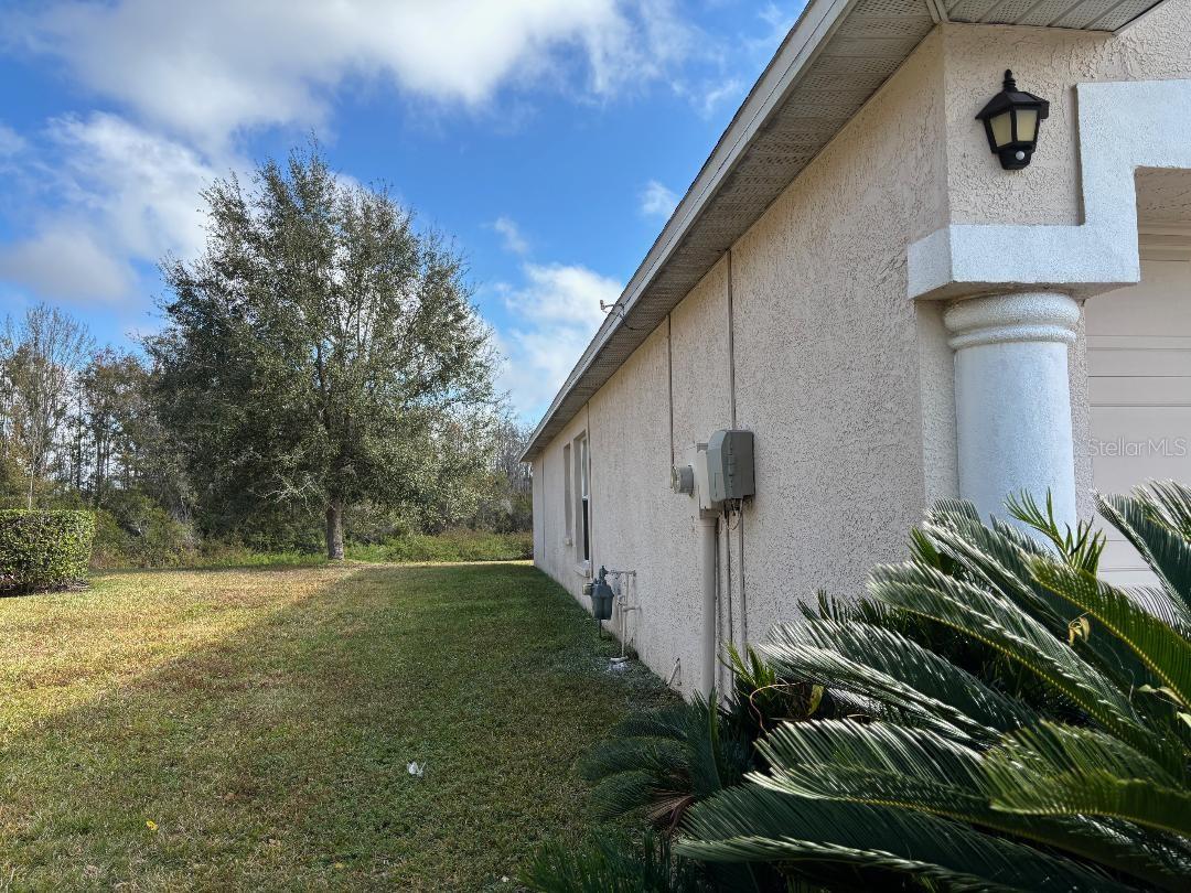 Image 39 of 54 For 1932 Grenville Court