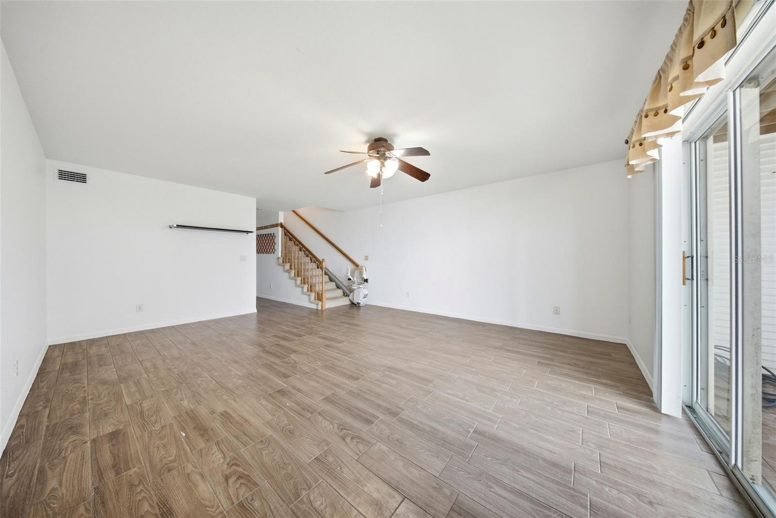 Image 11 of 82 For 14676 Seminole Trail