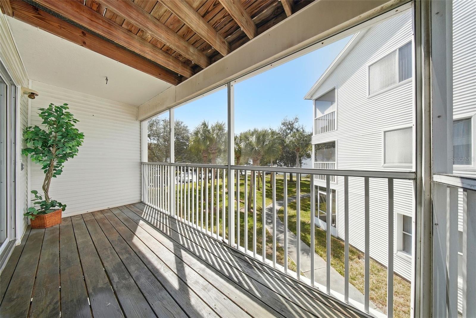 Image 4 of 82 For 14676 Seminole Trail