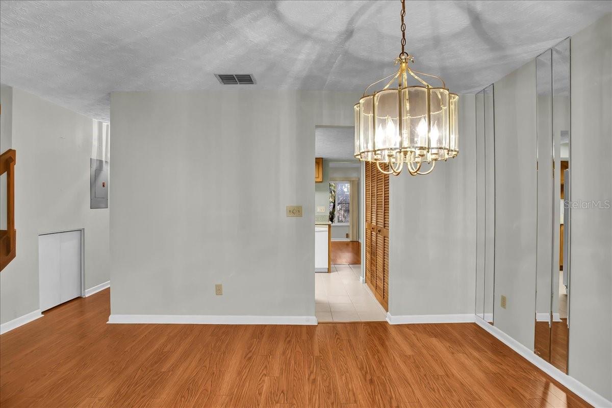 Image 11 of 55 For 7905 Luxbury Place