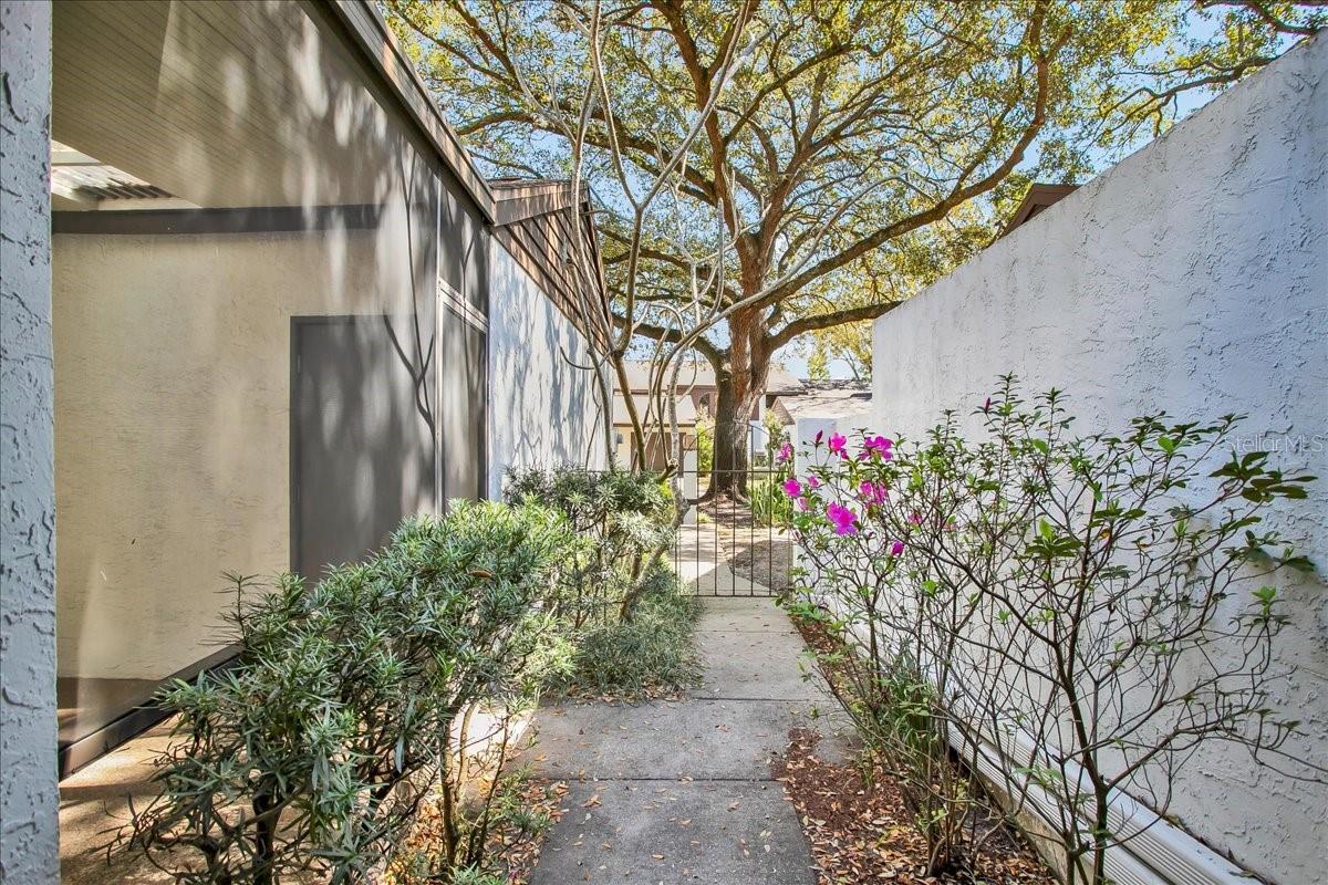 Image 5 of 55 For 7905 Luxbury Place