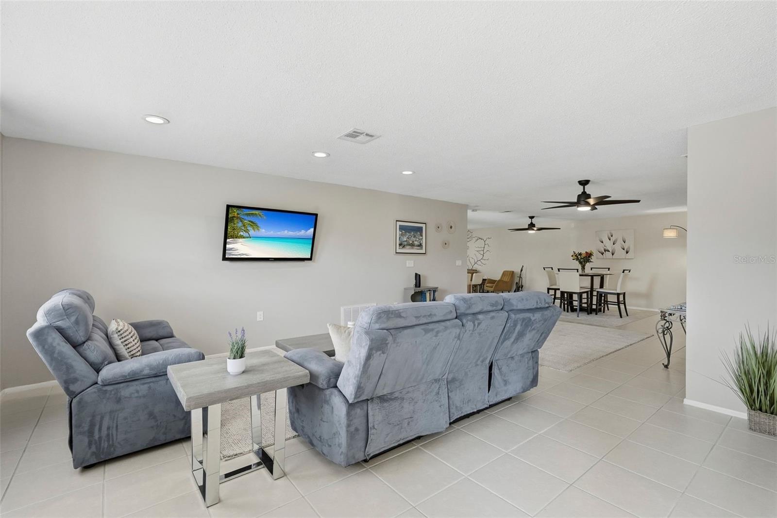 Image 9 of 59 For 500 Sanibel Court