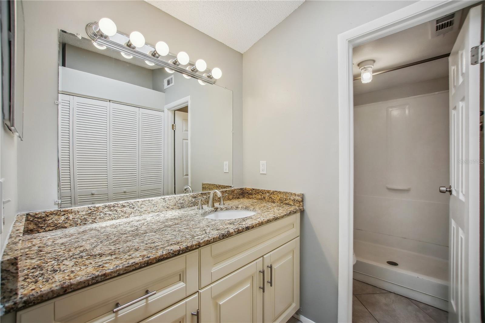 Image 13 of 20 For 787 Arthurs Court