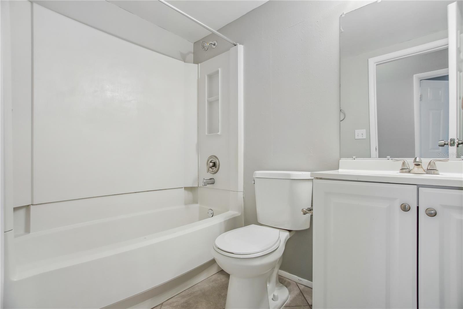 Image 15 of 20 For 787 Arthurs Court