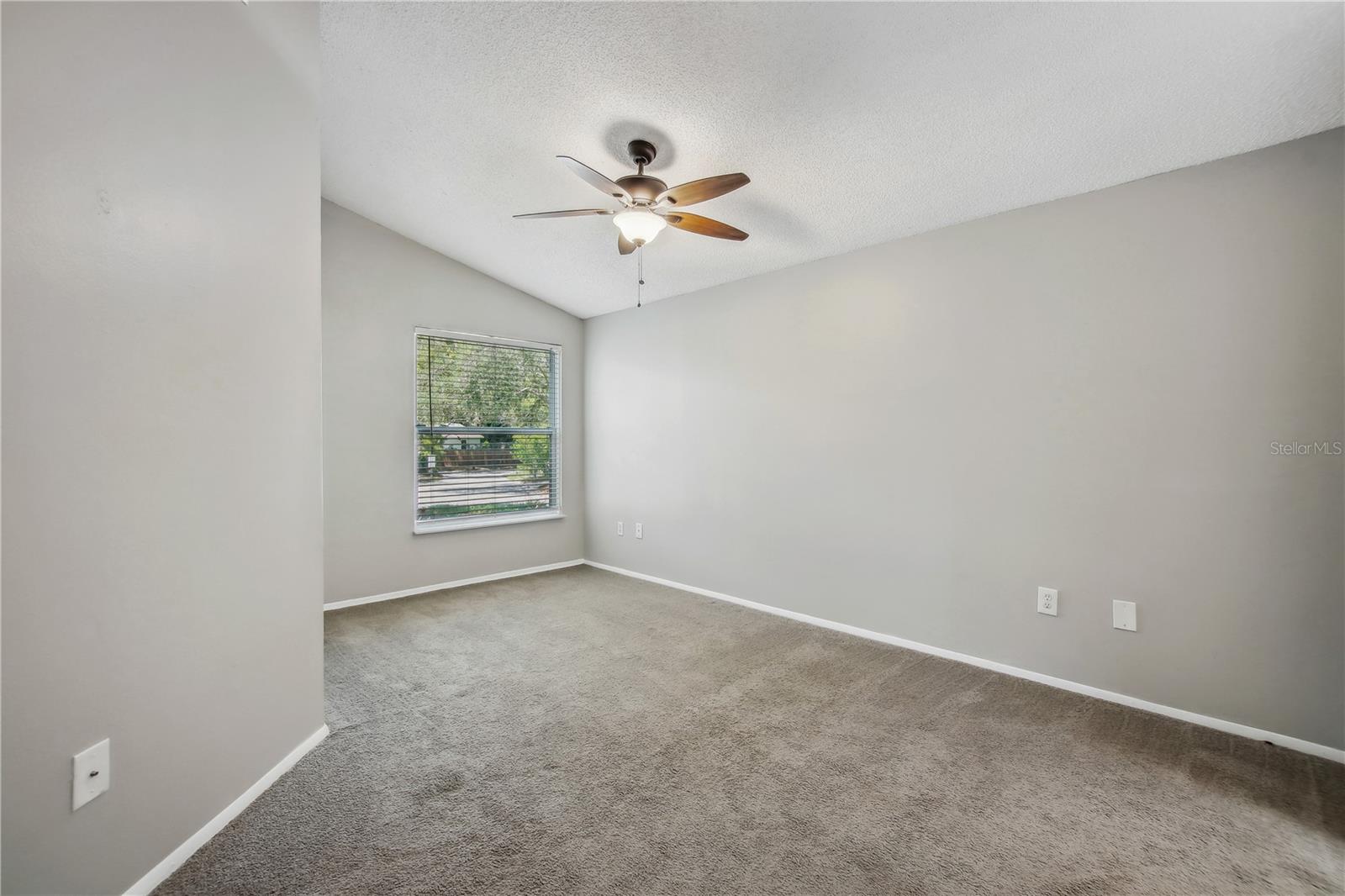 Image 17 of 20 For 787 Arthurs Court