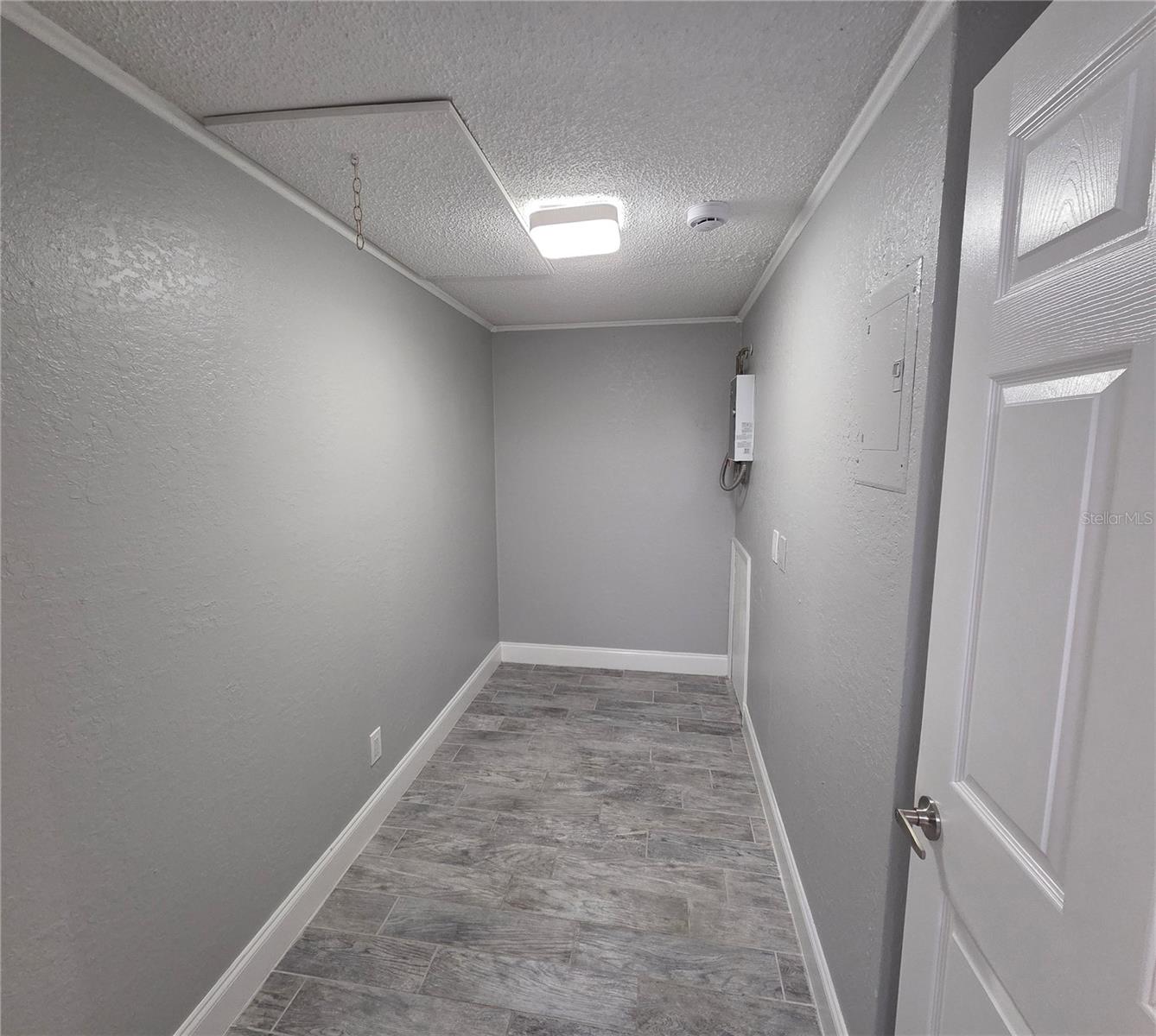 Image 5 of 10 For 1400 Strawberry Place 18