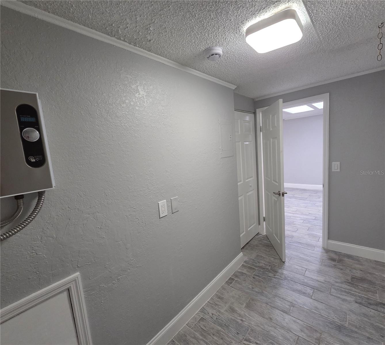 Image 6 of 10 For 1400 Strawberry Place 18