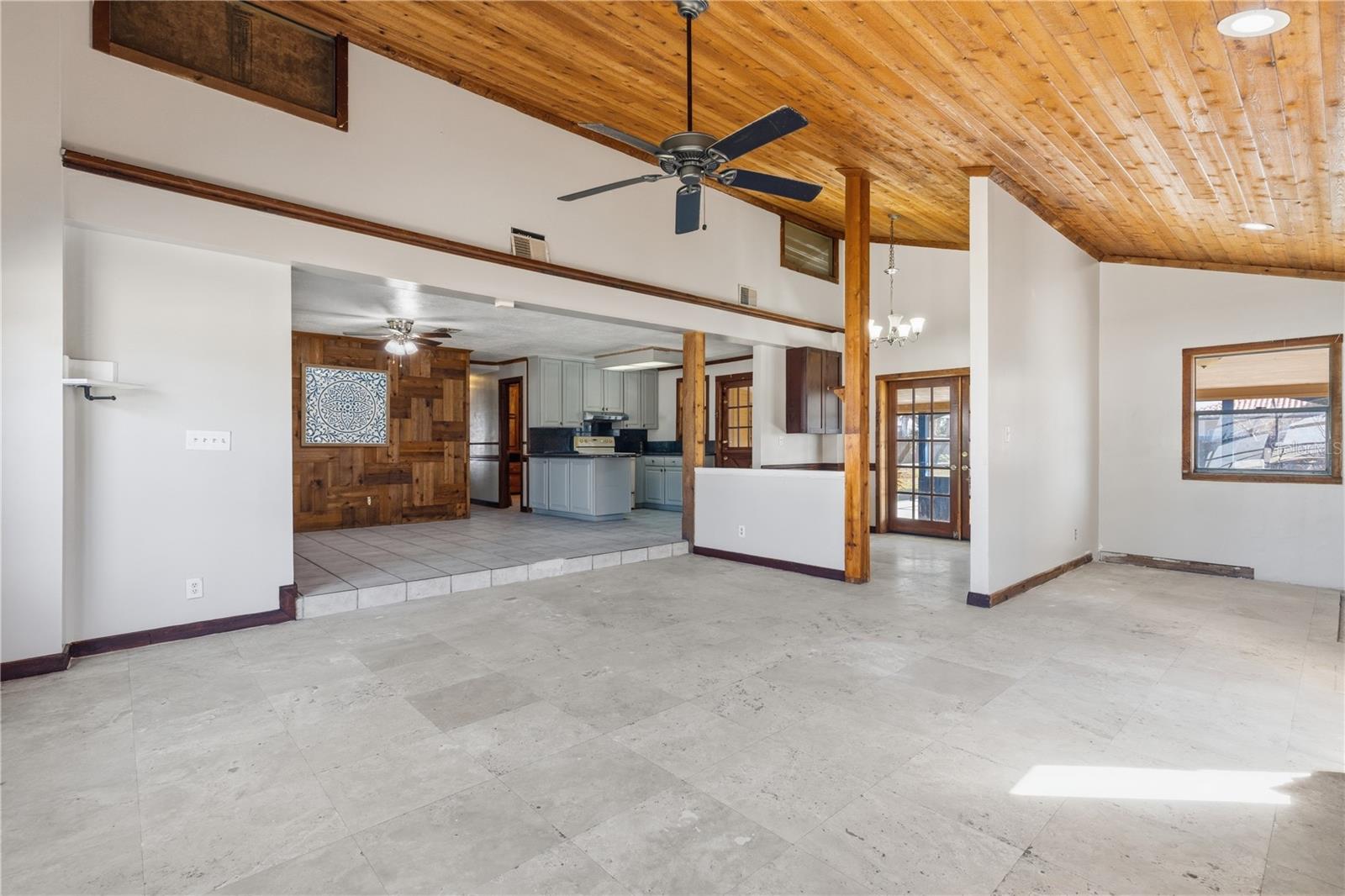 Image 13 of 35 For 10301 Trail Ridge Lane