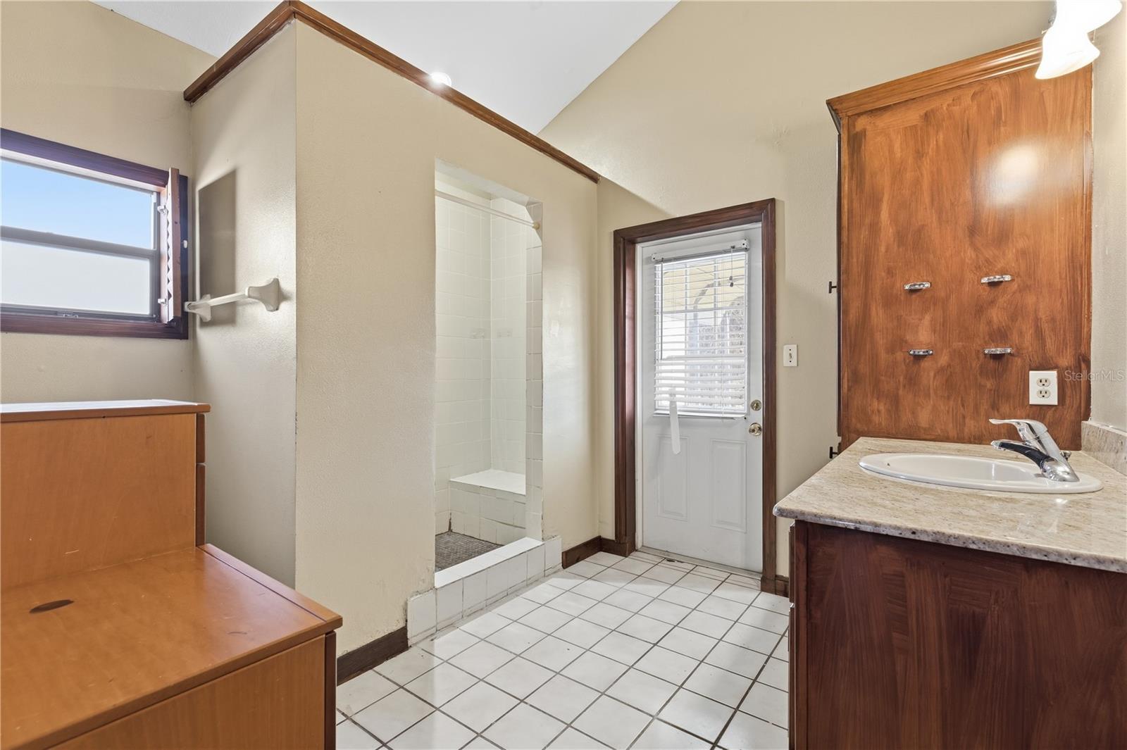 Image 18 of 35 For 10301 Trail Ridge Lane