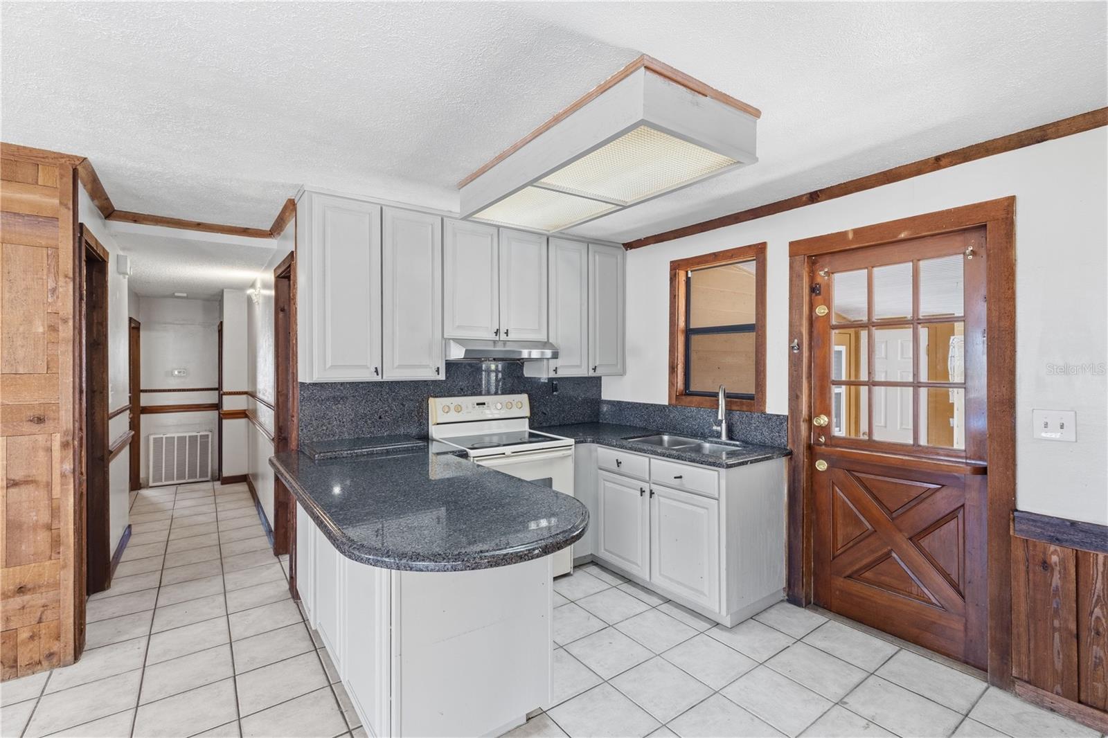 Image 8 of 35 For 10301 Trail Ridge Lane