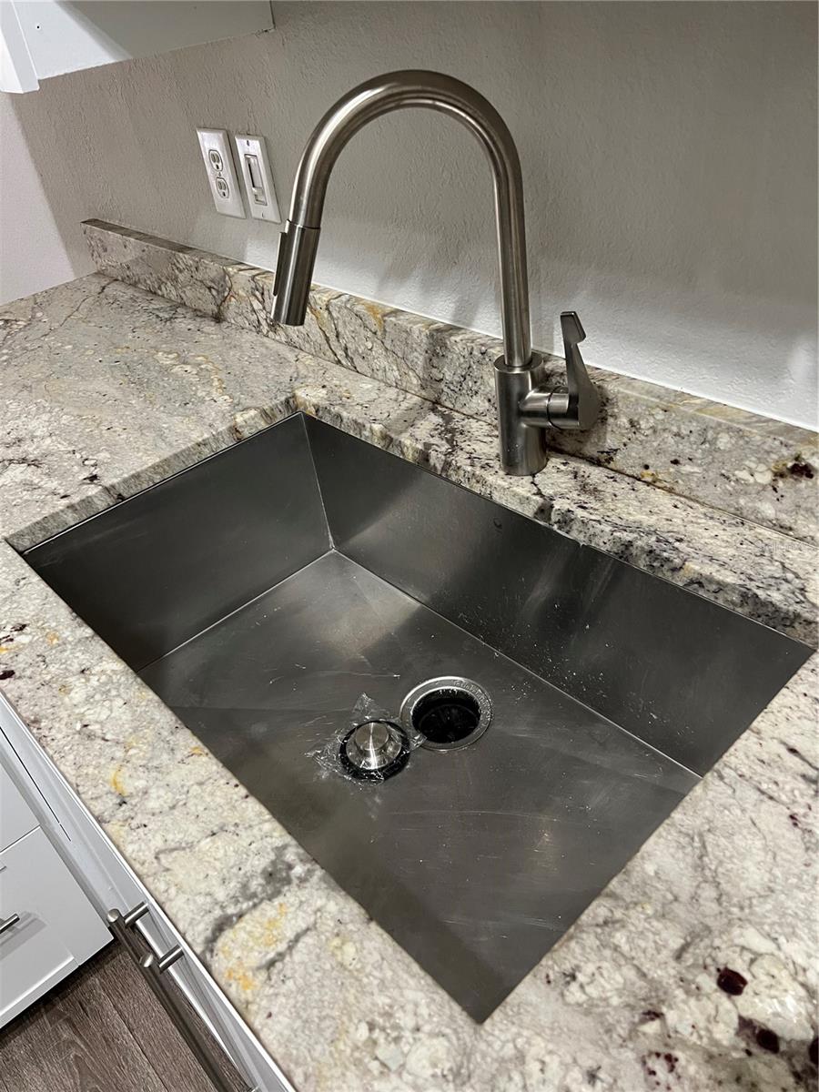 Image 11 of 22 For 2411 Horatio Street 514