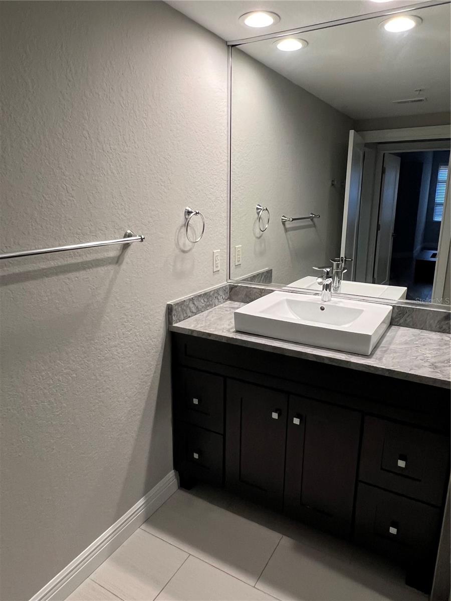 Image 20 of 22 For 2411 Horatio Street 514