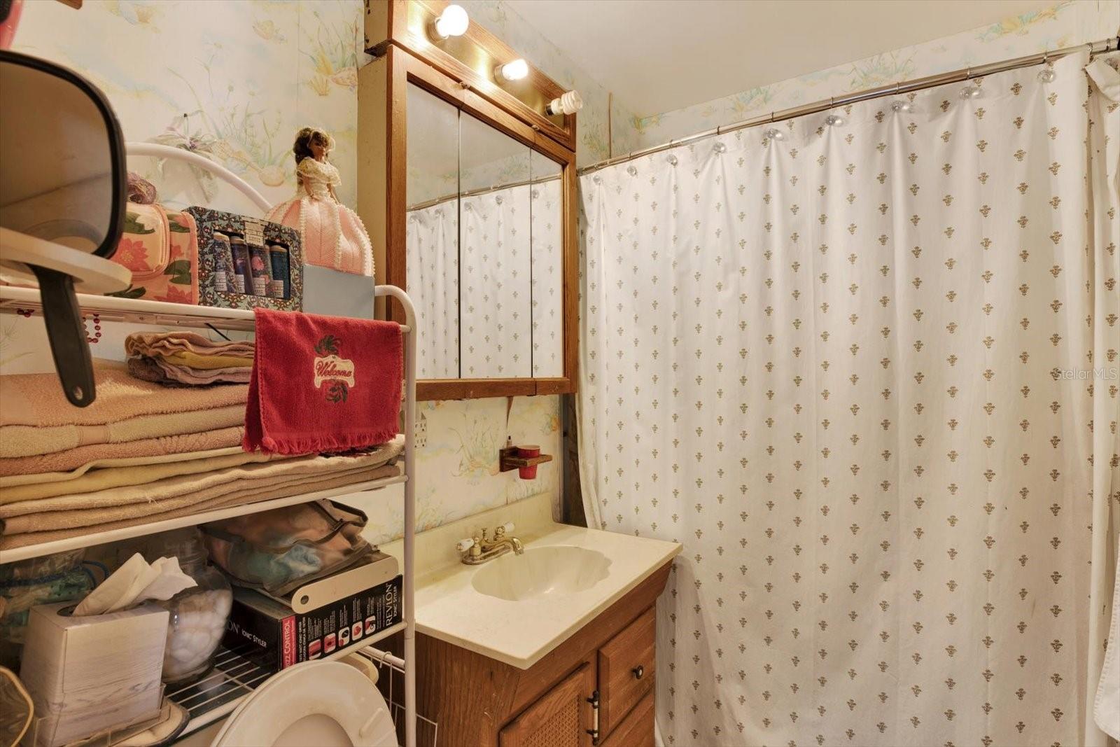 Image 12 of 18 For 6403 Rolling Green Place