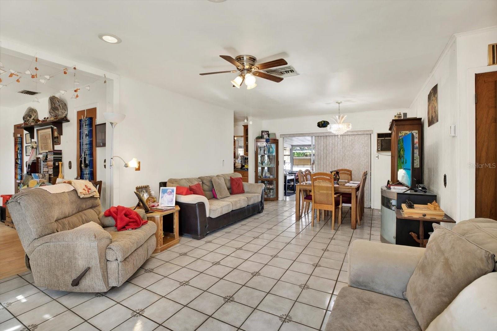 Image 4 of 18 For 6403 Rolling Green Place