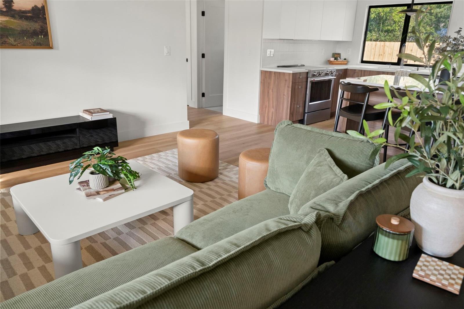 Listing photo id 8 for 2602 47th Street S