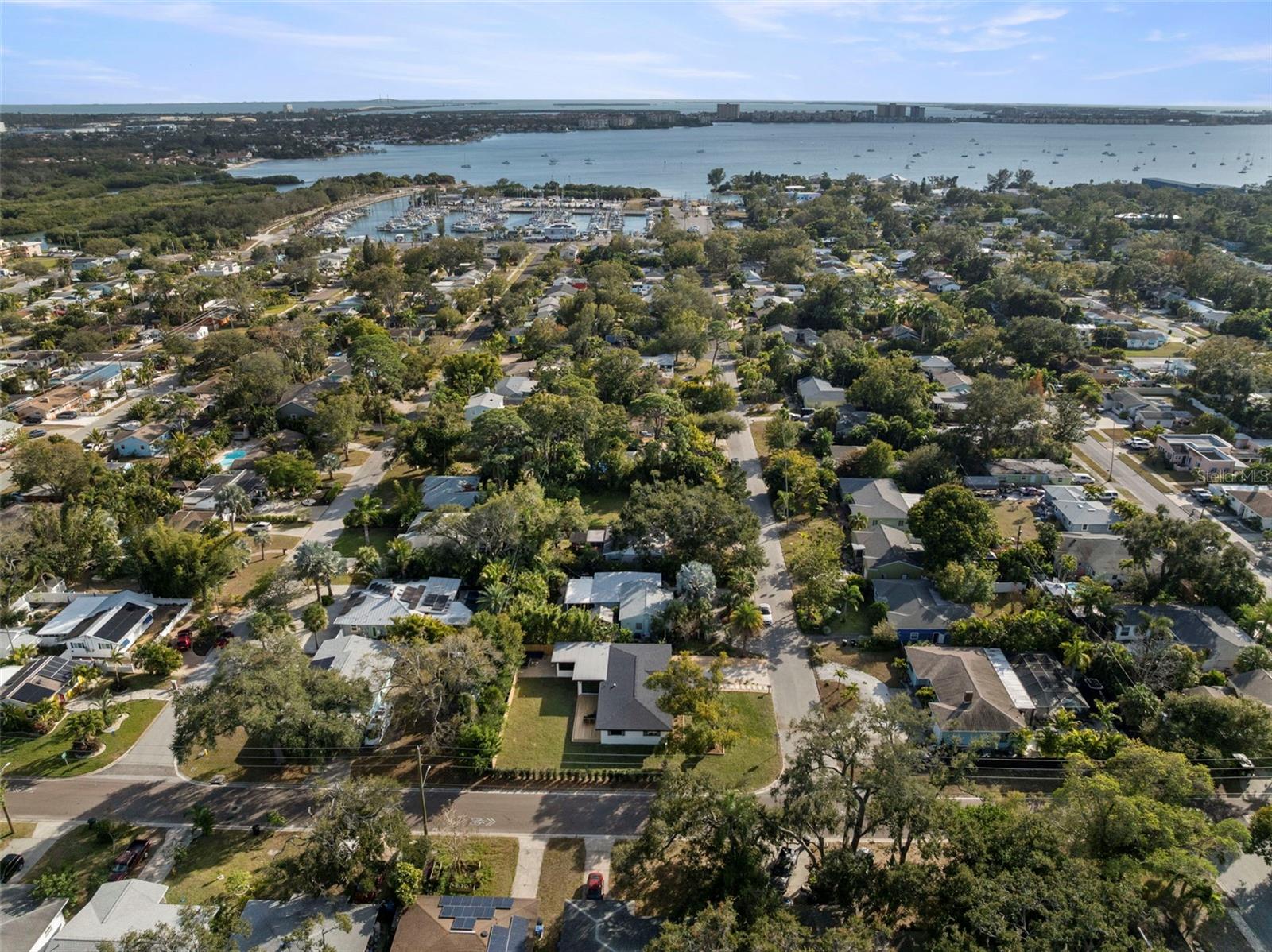 Listing photo id 0 for 2602 47th Street S