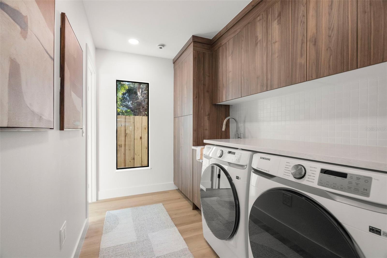 Listing photo id 37 for 2602 47th Street S