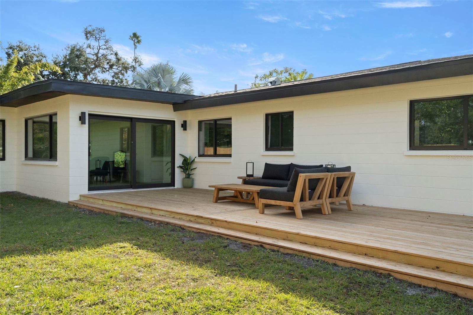 Listing photo id 42 for 2602 47th Street S