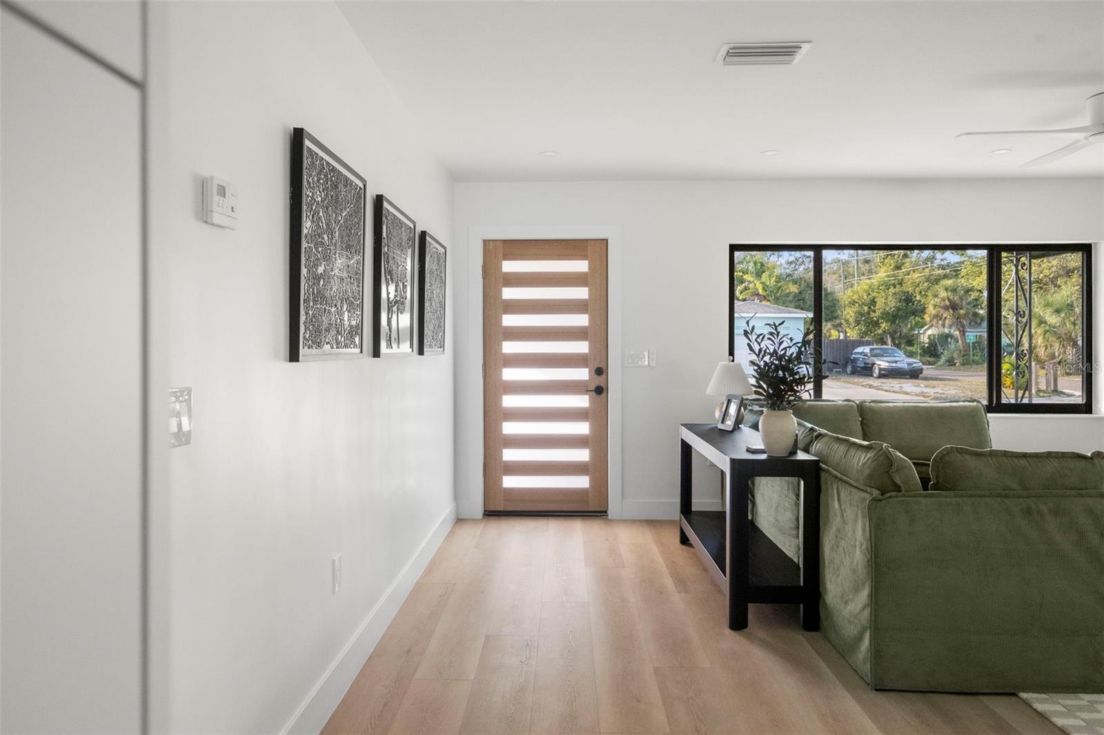 Listing photo id 5 for 2602 47th Street S