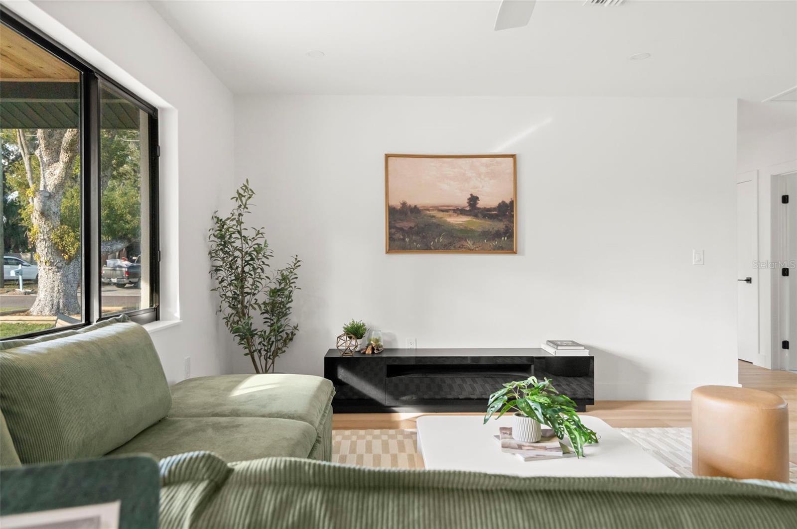 Listing photo id 6 for 2602 47th Street S