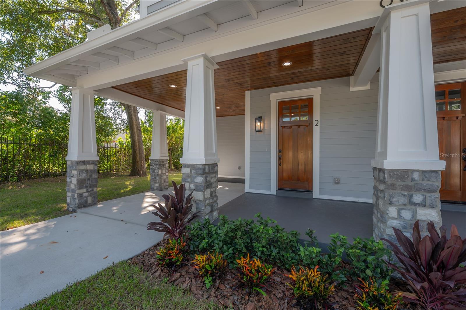 Image 11 of 75 For 807 Ida Street