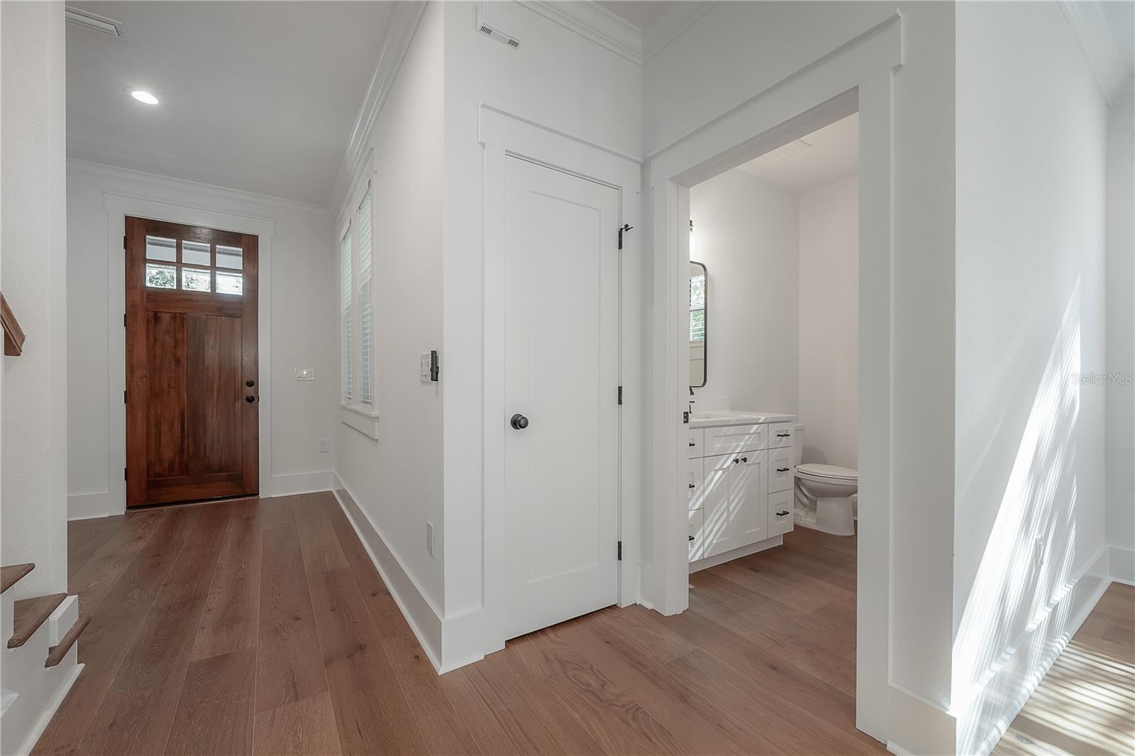 Image 14 of 75 For 807 Ida Street