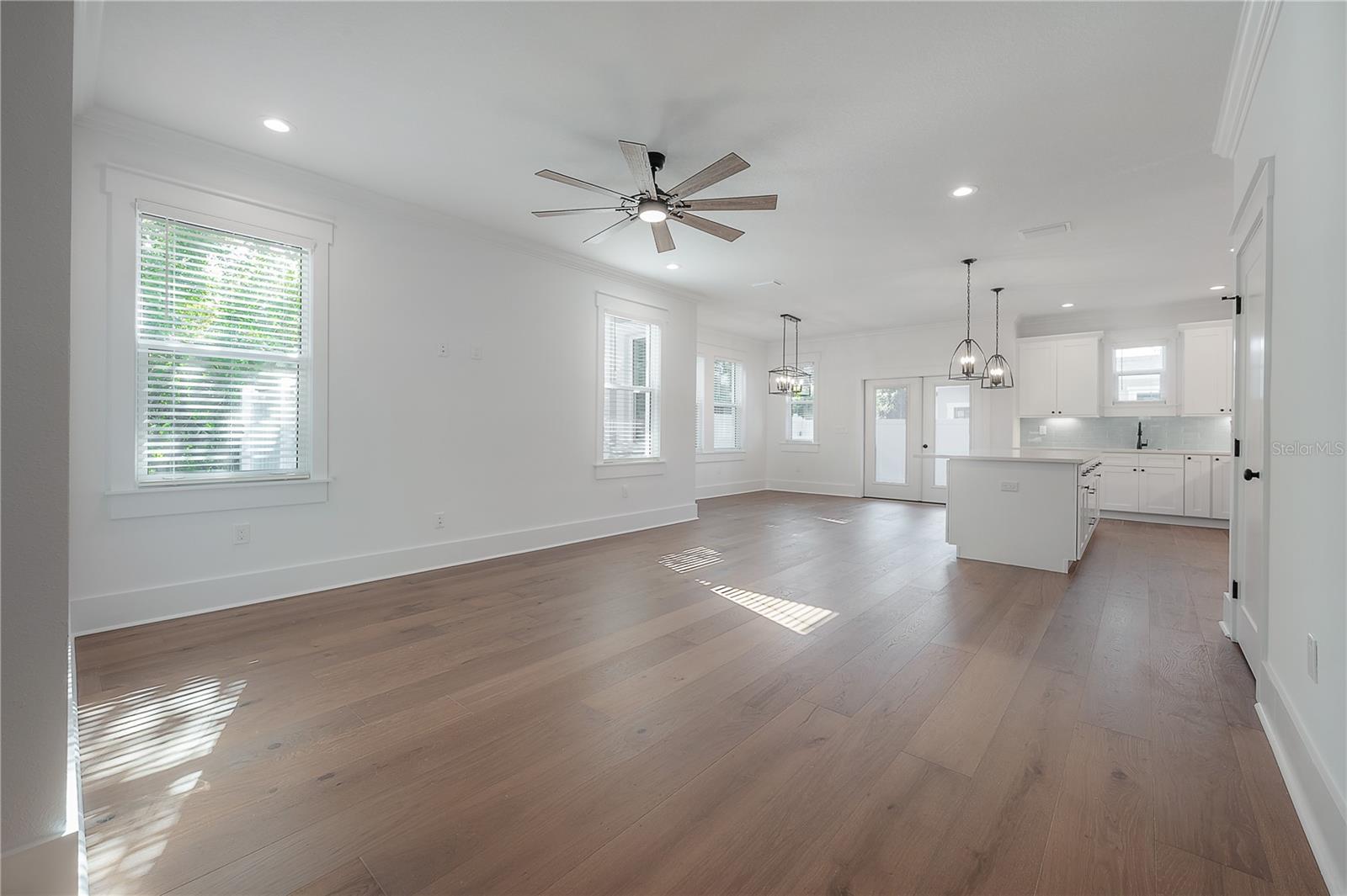 Image 16 of 75 For 807 Ida Street