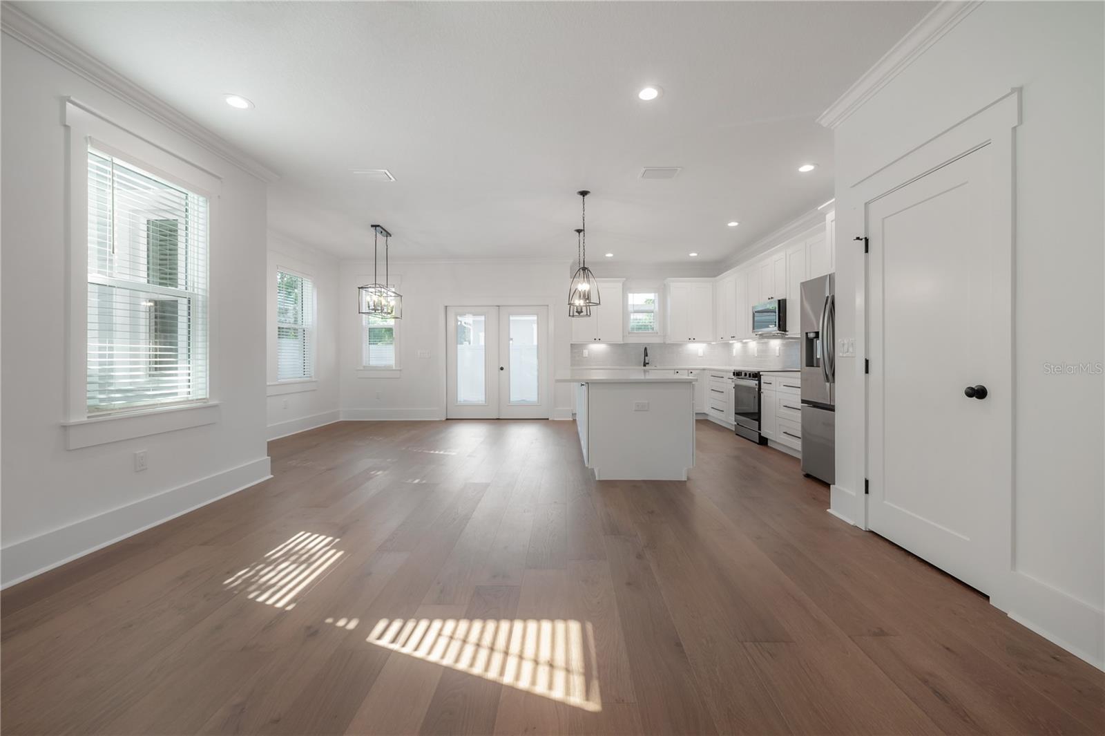 Image 18 of 75 For 807 Ida Street