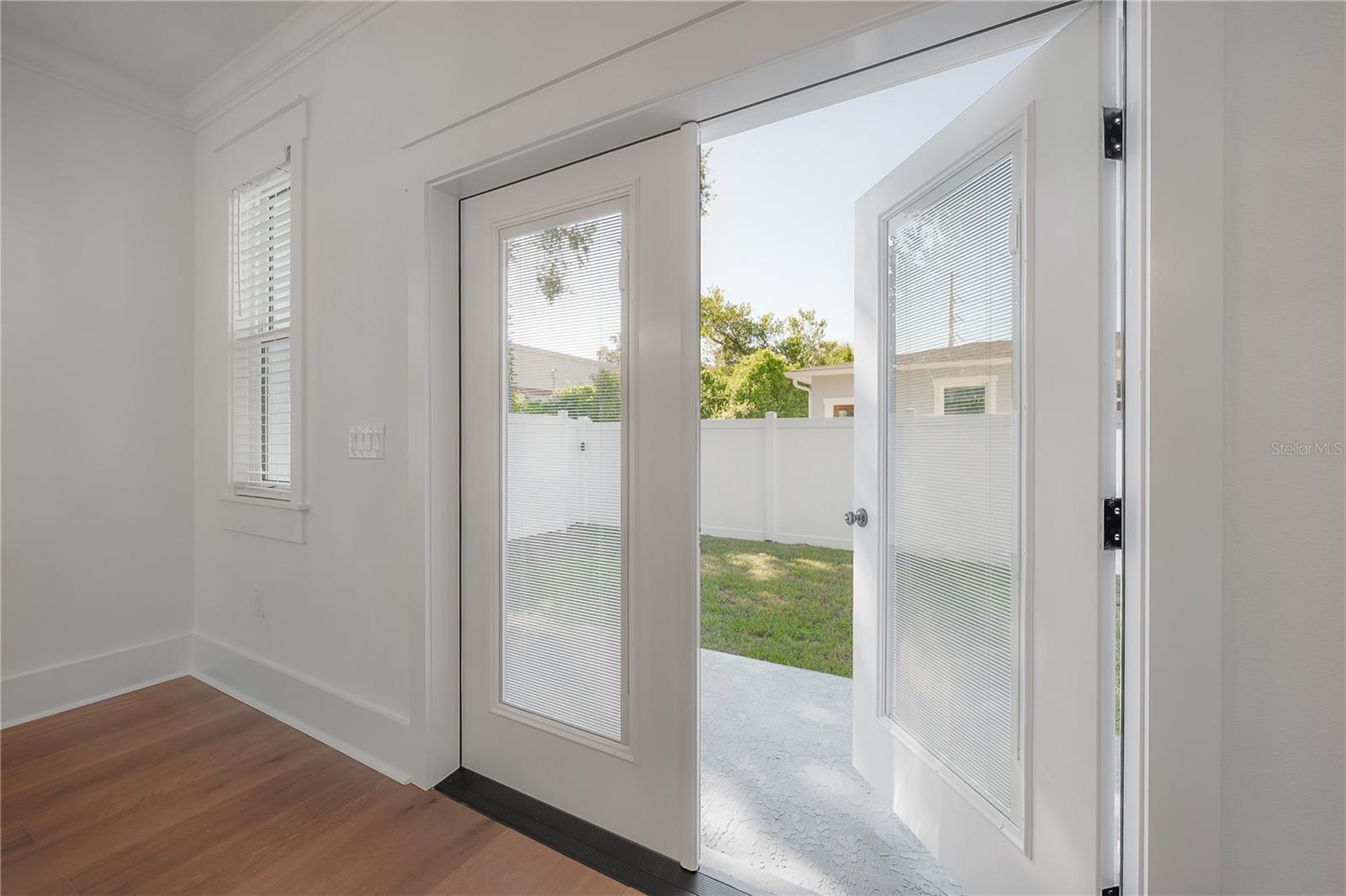 Image 30 of 75 For 807 Ida Street