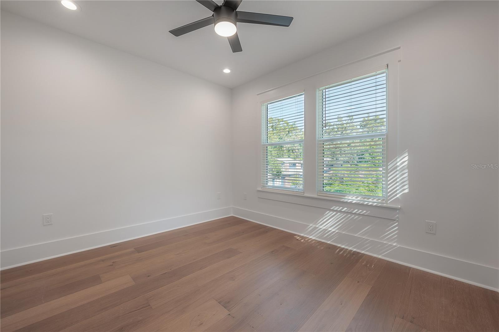 Image 40 of 75 For 807 Ida Street