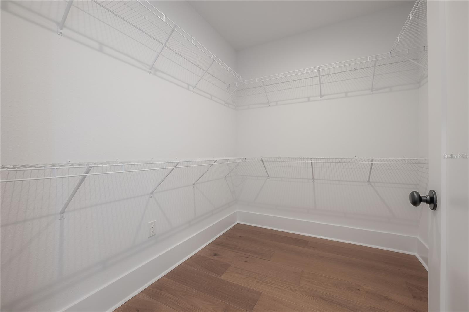 Image 46 of 75 For 807 Ida Street