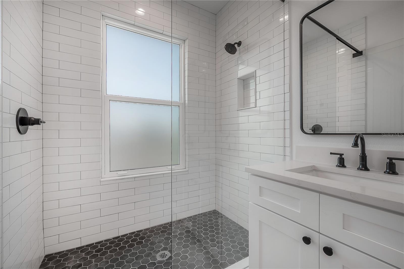 Image 51 of 75 For 807 Ida Street