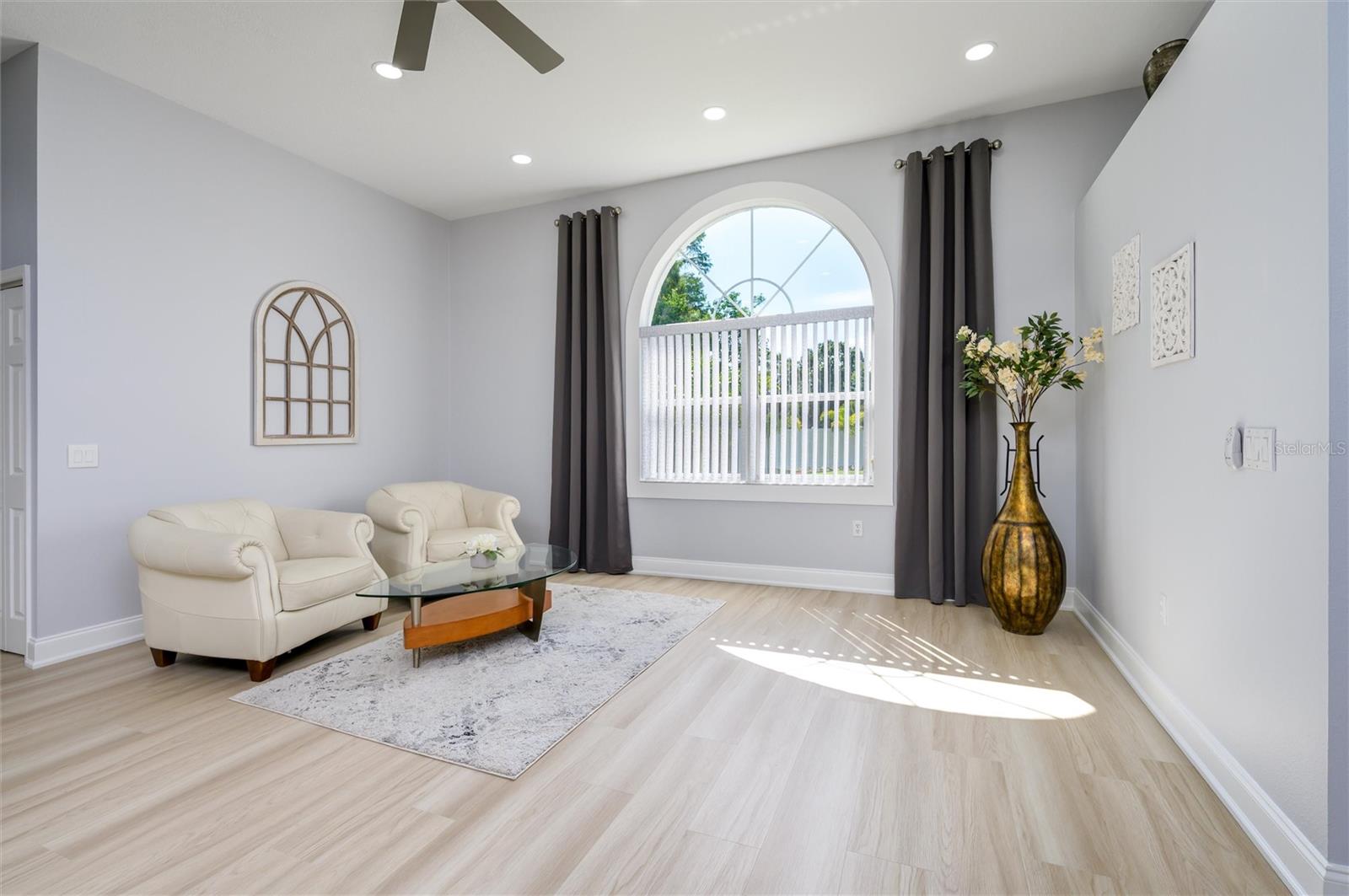 Listing photo id 8 for 9915 Hermosillo Drive