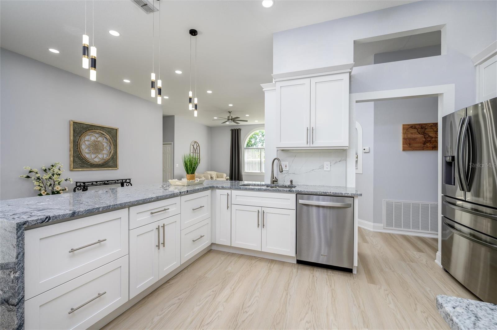 Listing photo id 12 for 9915 Hermosillo Drive