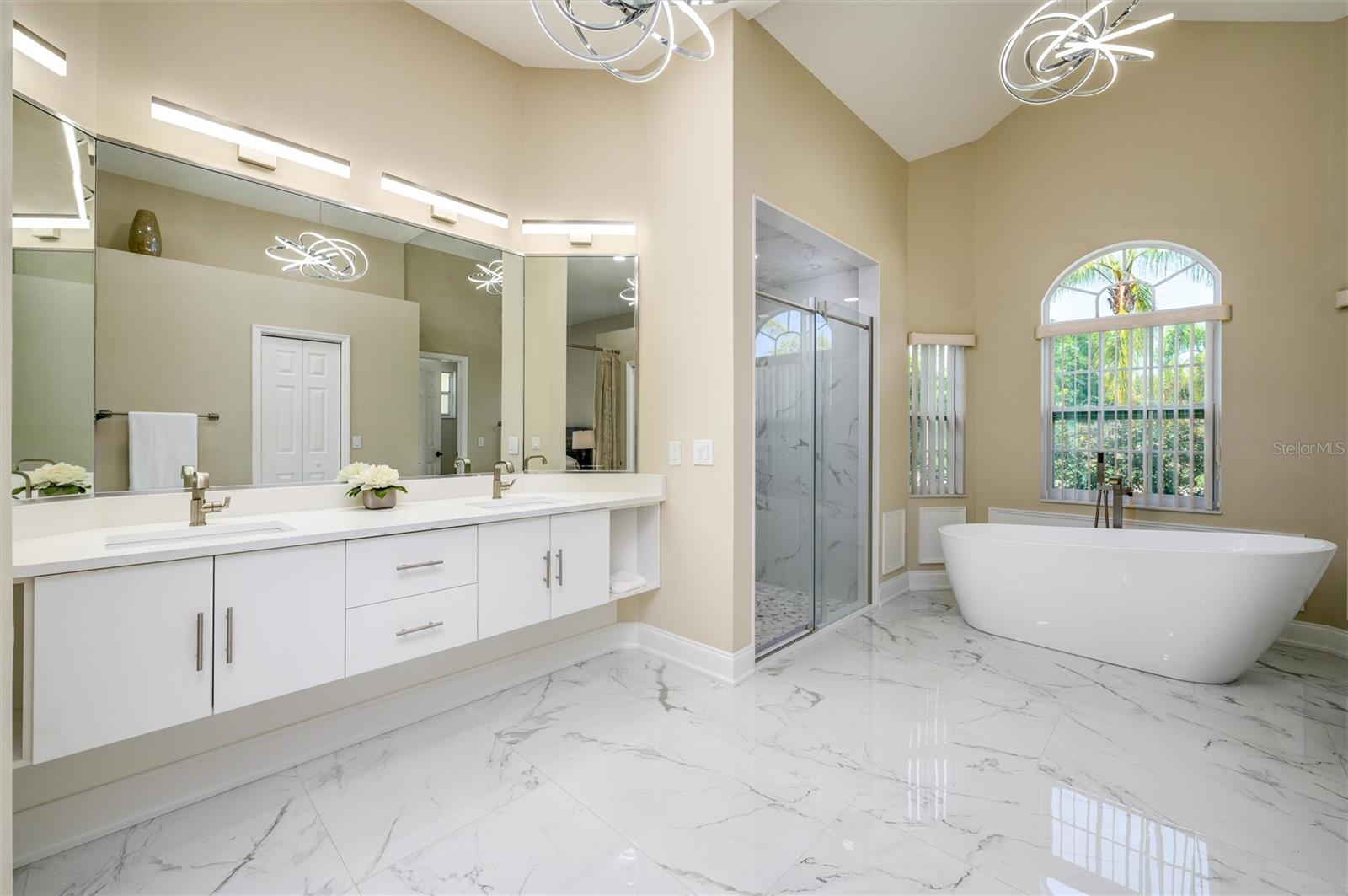 Listing photo id 17 for 9915 Hermosillo Drive