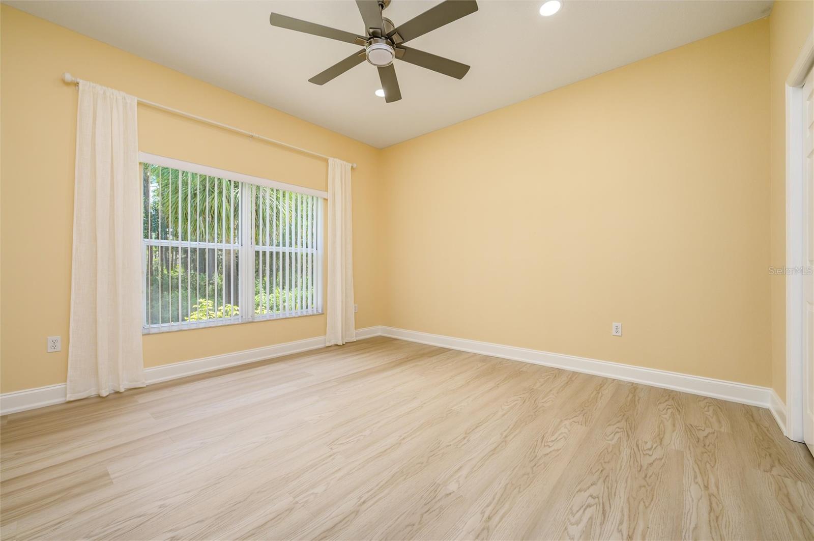 Listing photo id 20 for 9915 Hermosillo Drive