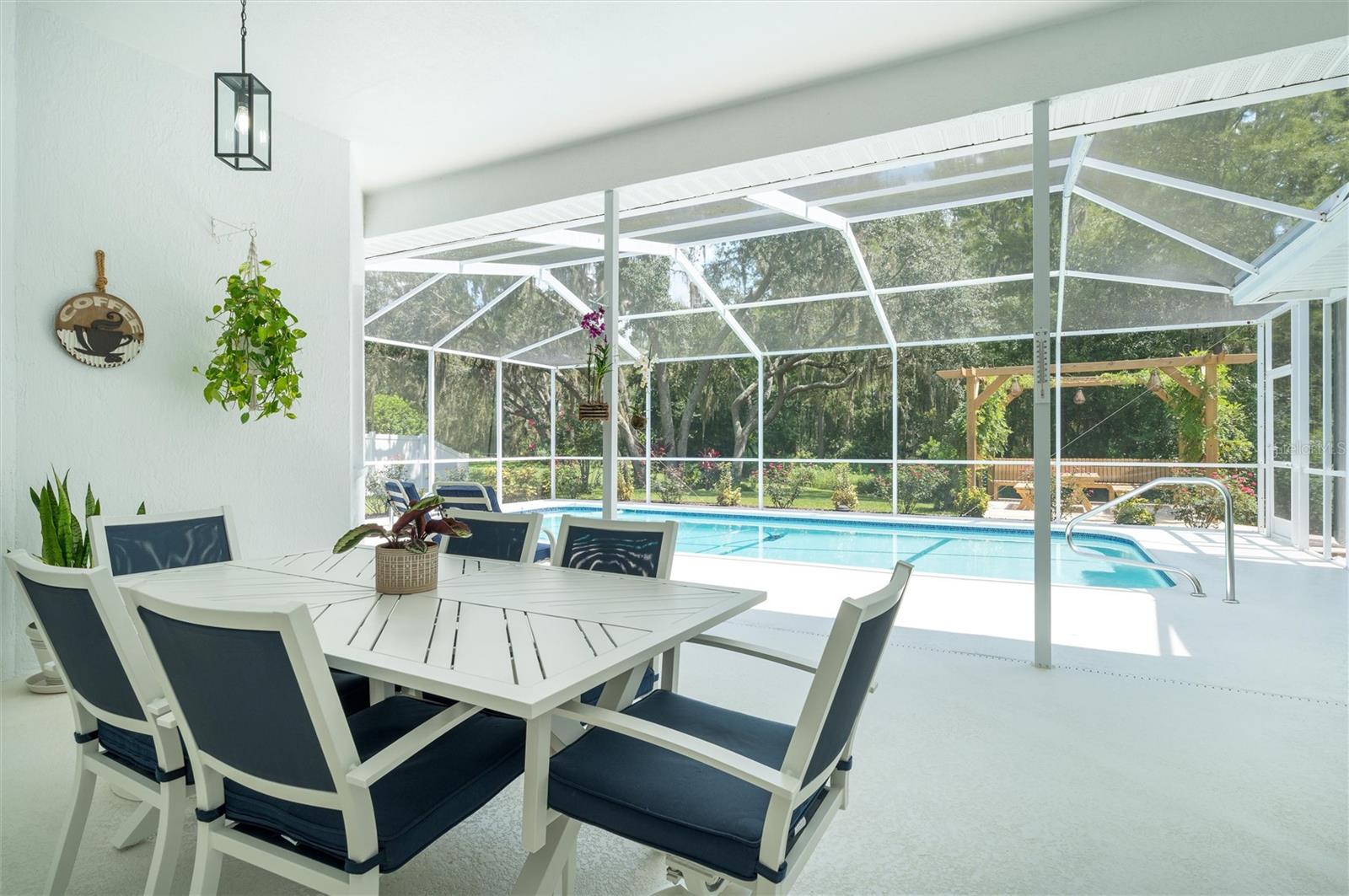 Listing photo id 24 for 9915 Hermosillo Drive