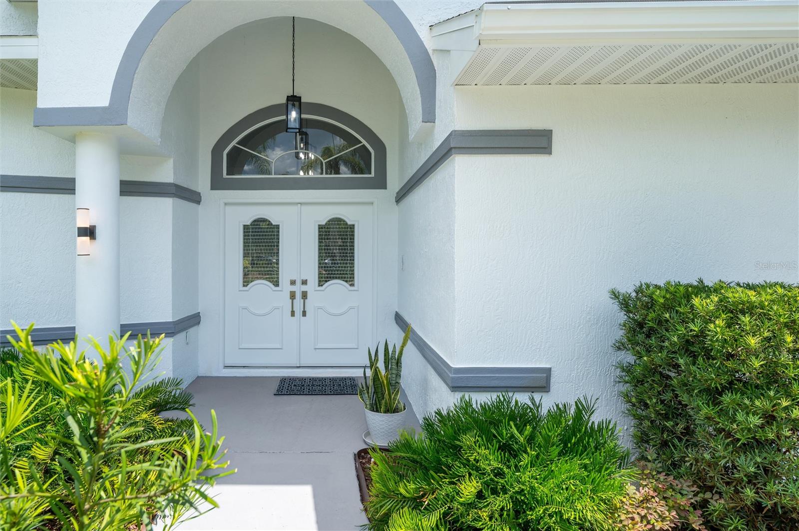 Listing photo id 1 for 9915 Hermosillo Drive