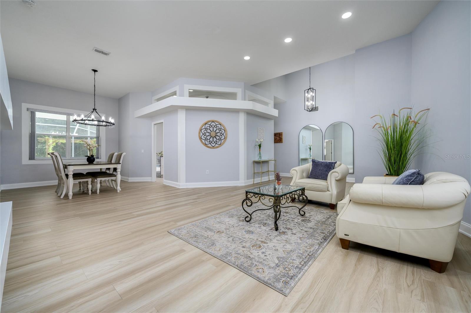 Listing photo id 2 for 9915 Hermosillo Drive