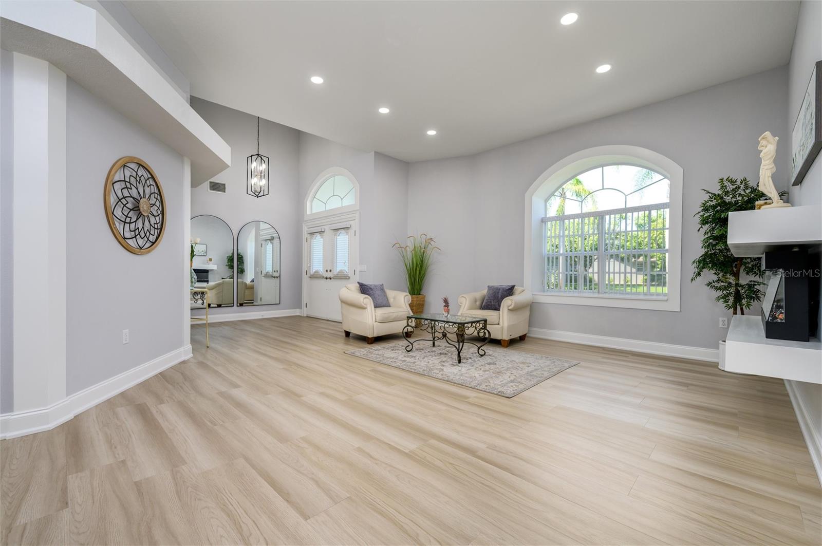 Listing photo id 4 for 9915 Hermosillo Drive