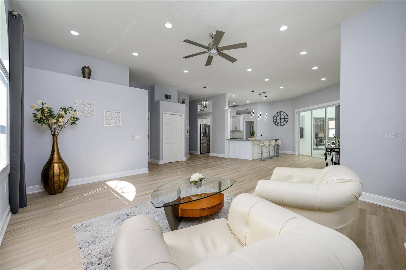 Listing photo id 7 for 9915 Hermosillo Drive