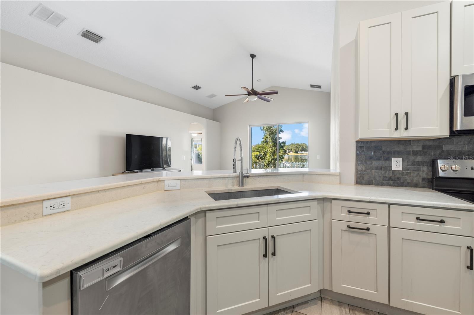 Image 19 of 78 For 2709 Butterfly Landing Drive