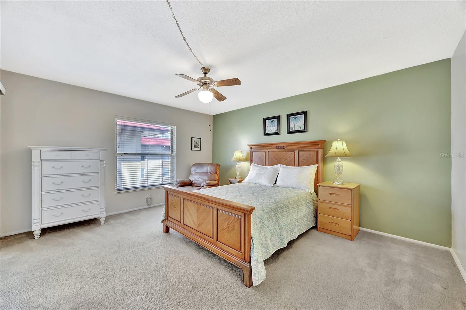 Image 23 of 52 For 113 Island Way 241