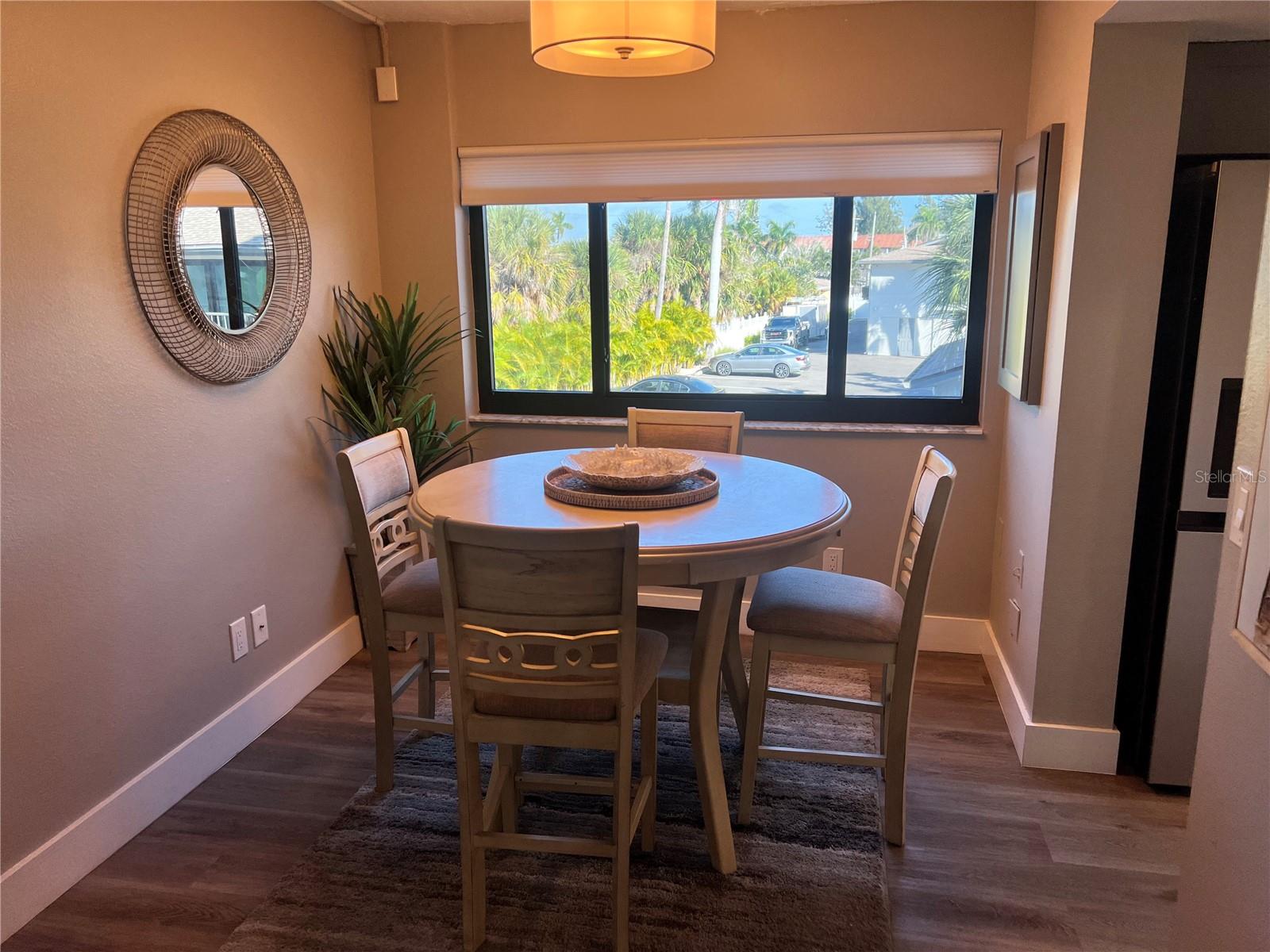 Image 3 of 33 For 1001 Point Of Rocks Road 208