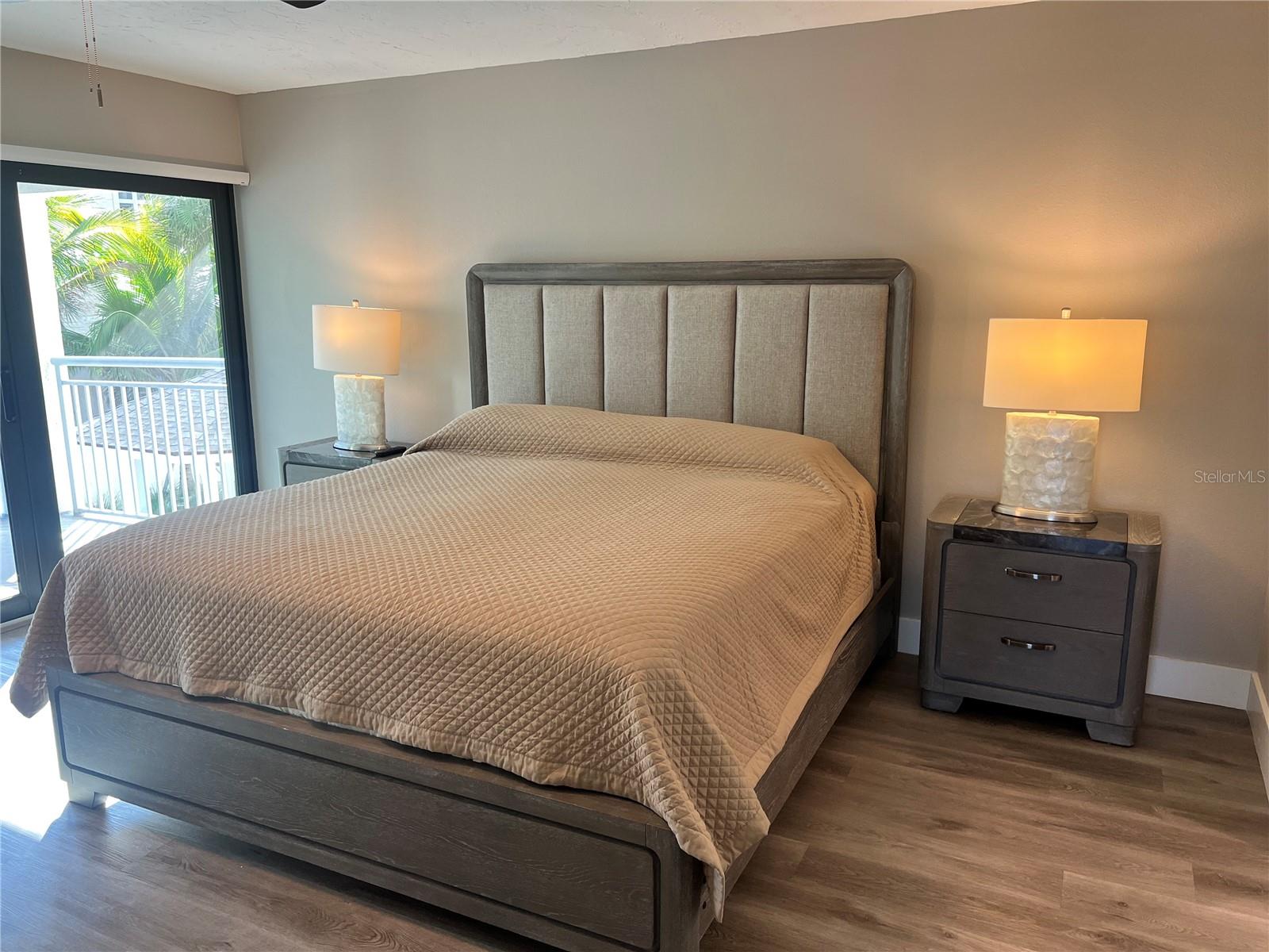 Image 8 of 33 For 1001 Point Of Rocks Road 208