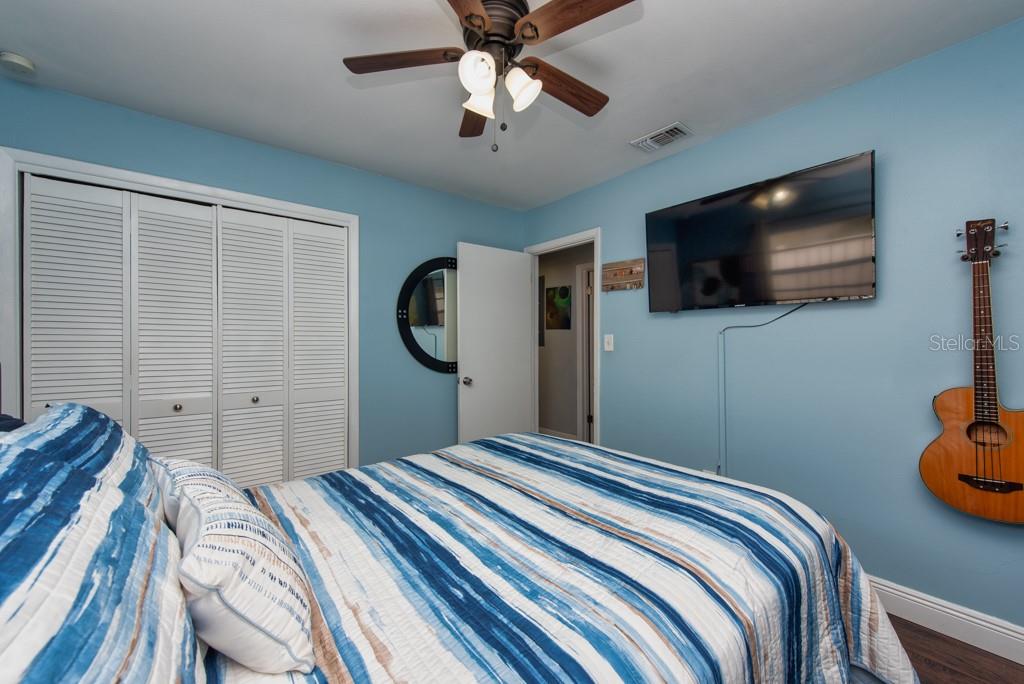 Image 18 of 49 For 8006 46th Street