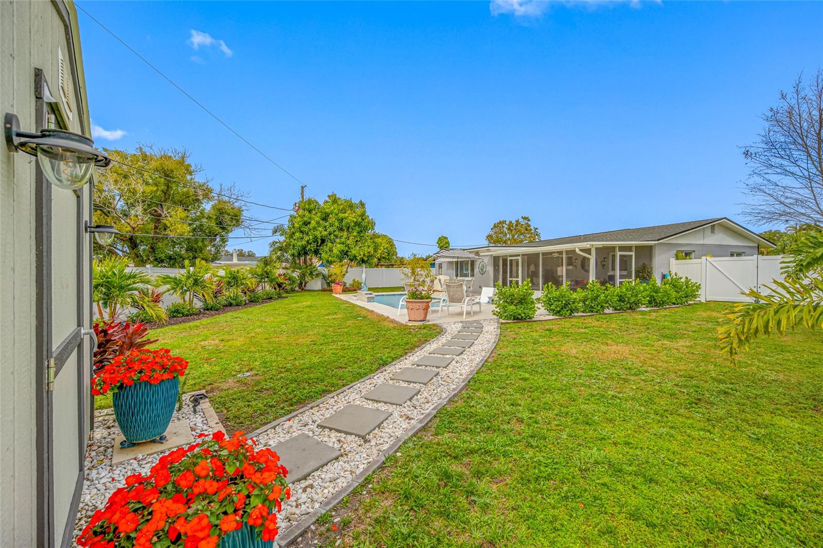 Image 23 of 53 For 6377 15th Street S